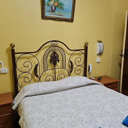 Pensao Residencial Flor Dos Cavaleiros Hotel Lisboa Екстериор снимка