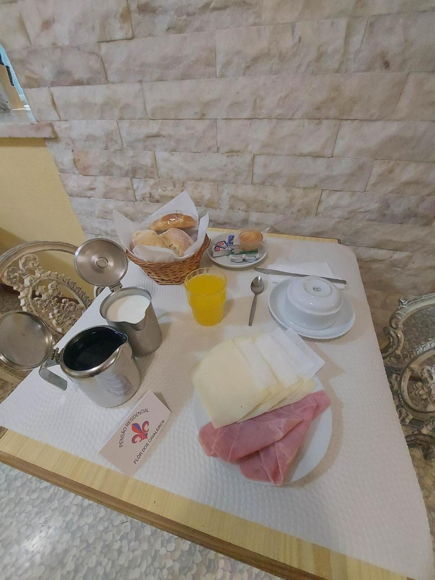 Pensao Residencial Flor Dos Cavaleiros Hotel Lisboa Екстериор снимка